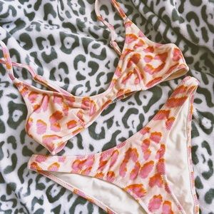 Triangl Maia Pearl w/ Cheeky Bottoms. XS. Worn once, like new.